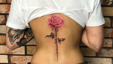 15 wunderschöne Rückentattoo-Designs für Frauen 2024