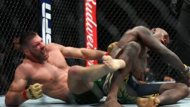 Dricus Du Plessis retains title by defeating Israel Adesanya in UFC 305 grudge match