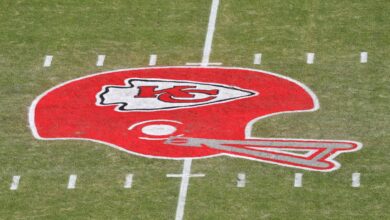 Chiefs sign 2 players to practice squad