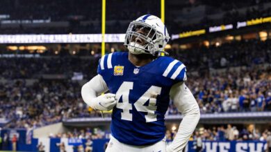 Colts' Zaire Franklin calls Najee Harris 'soft' after Steelers RB's double birdie photo