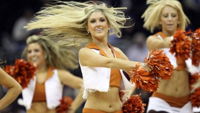 Texas cheerleader goes viral after Saturday's big win