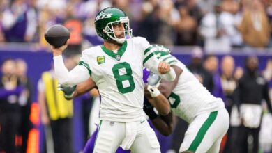 Aaron Rodgers criticized by Jets fans for 3 INTs in Vikings' Darnold's revenge game win