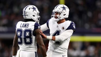 Cowboys CD Lamb appears on Dak Prescott after INT vs. Steelers