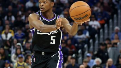 De'Aaron Fox in no rush to sign contract amid rumors he would prefer to stay with Kings