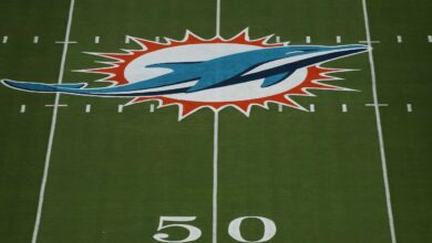 Dolphins announce 2 injured reserve moves