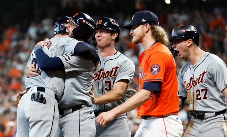 Hader, Astros trolled by fans after Tigers ousted from MLB playoff bracket