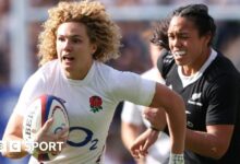 Ellie Kildunne and other England players celebrate