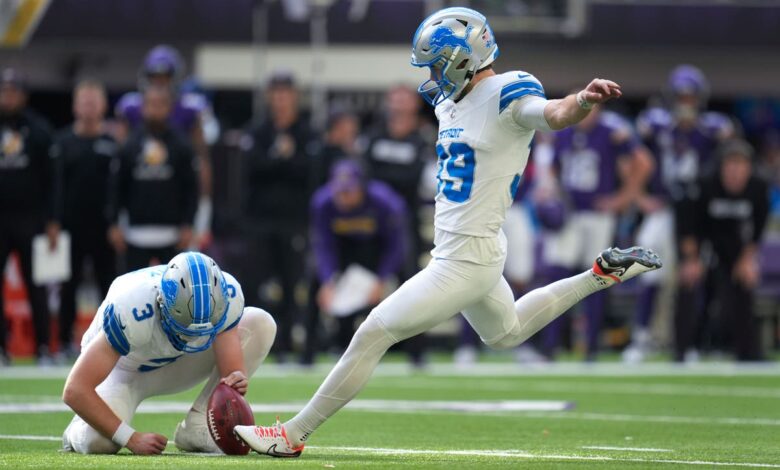 Jake Bates' last-gasp field goal gives Detroit Lions top spot in NFC North