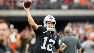 Raiders make QB change to boost offense against Steelers