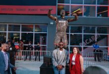 College football team makes unique use of Dwyane Wade statue